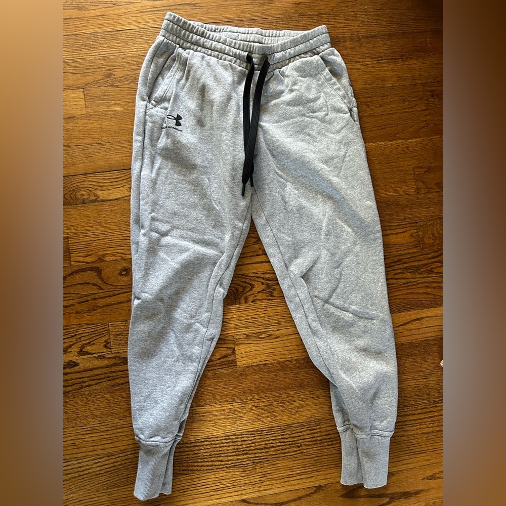 Grey under Armour joggers
